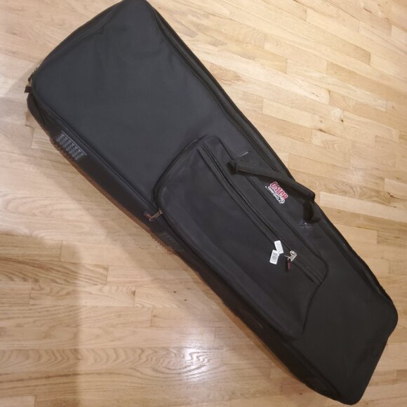 Gator GKB Series Slim 88 Padded Keyboard Gig Bag - GKB88Slim -Black - Picture 1 of 10